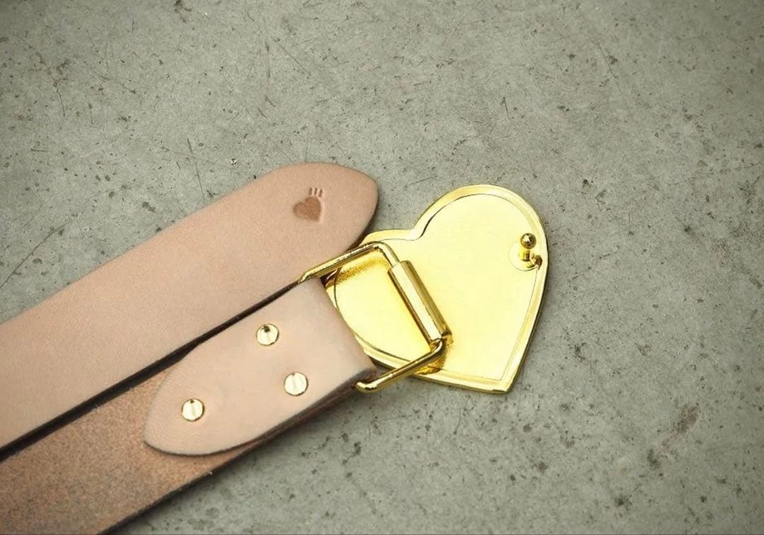 ジ*ー様 HUMAN MADE ヒューマンメイド ハート バックル レザー ベル