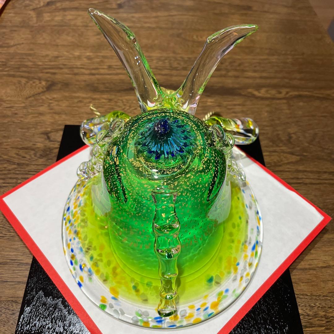 義山飾り兜　ガラス装飾品