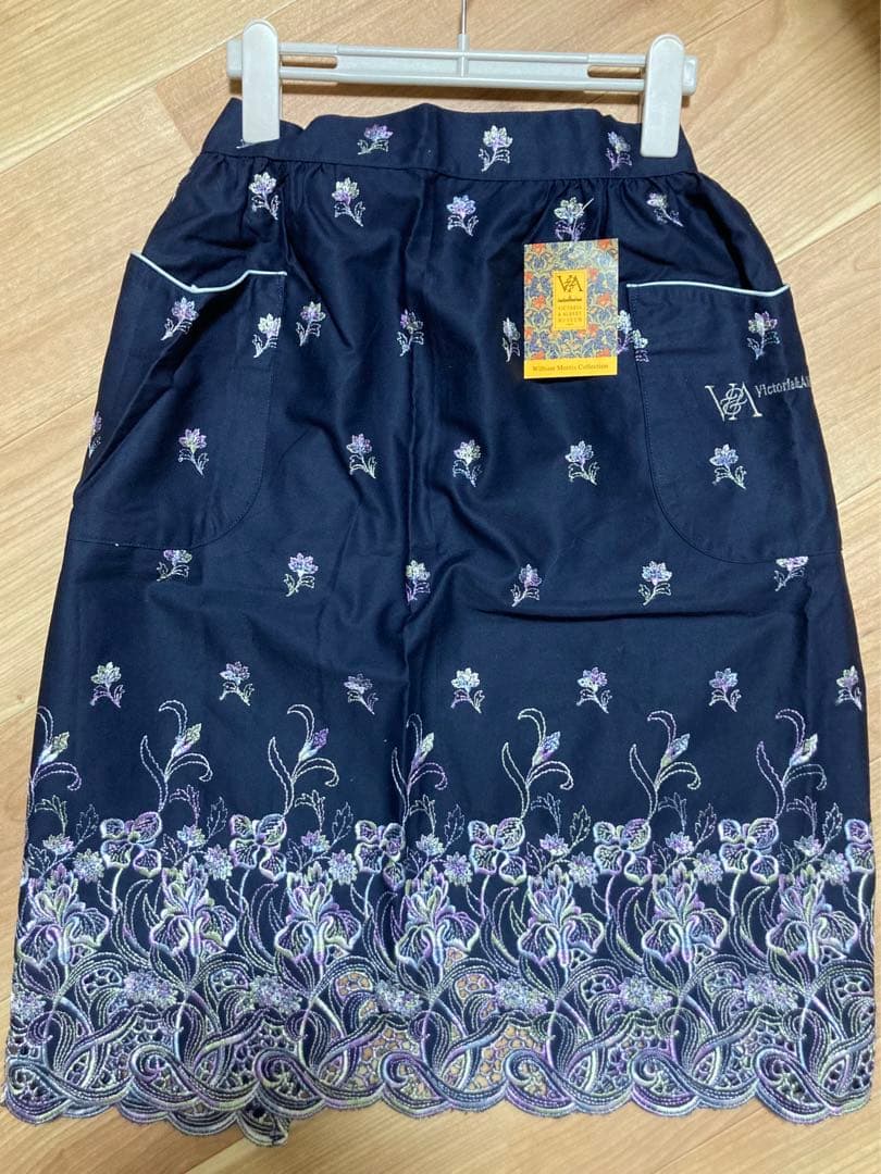 【V&A】刺繍エプロン