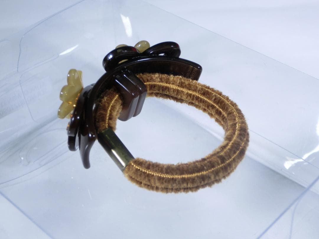 Alexandre 花モチーフ ブラウン ヘアゴム