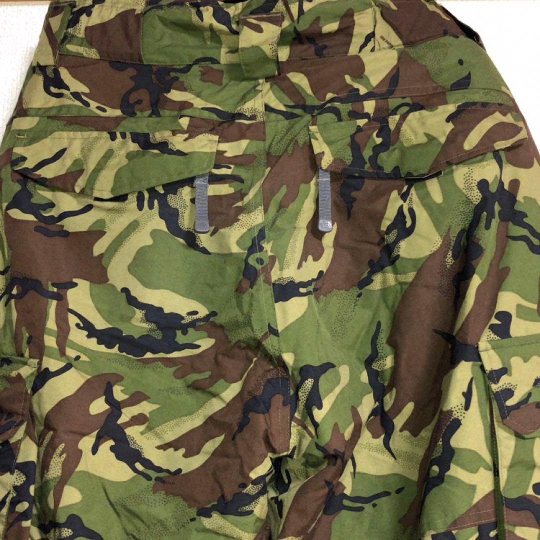 レア物□THE NORTH FACE ノースフェイス 迷彩 スノーボードウェア