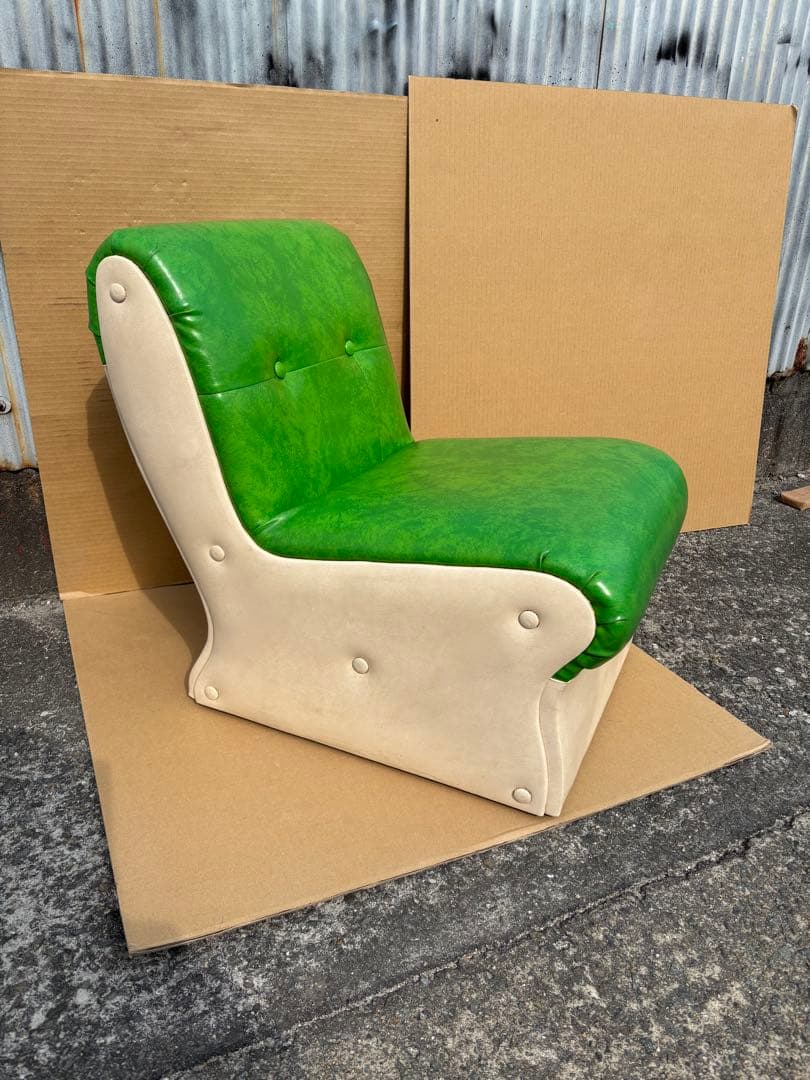 アンティークな可愛いスペースエイジチェアーポップ　ミッドセンチュリー 　ソファ