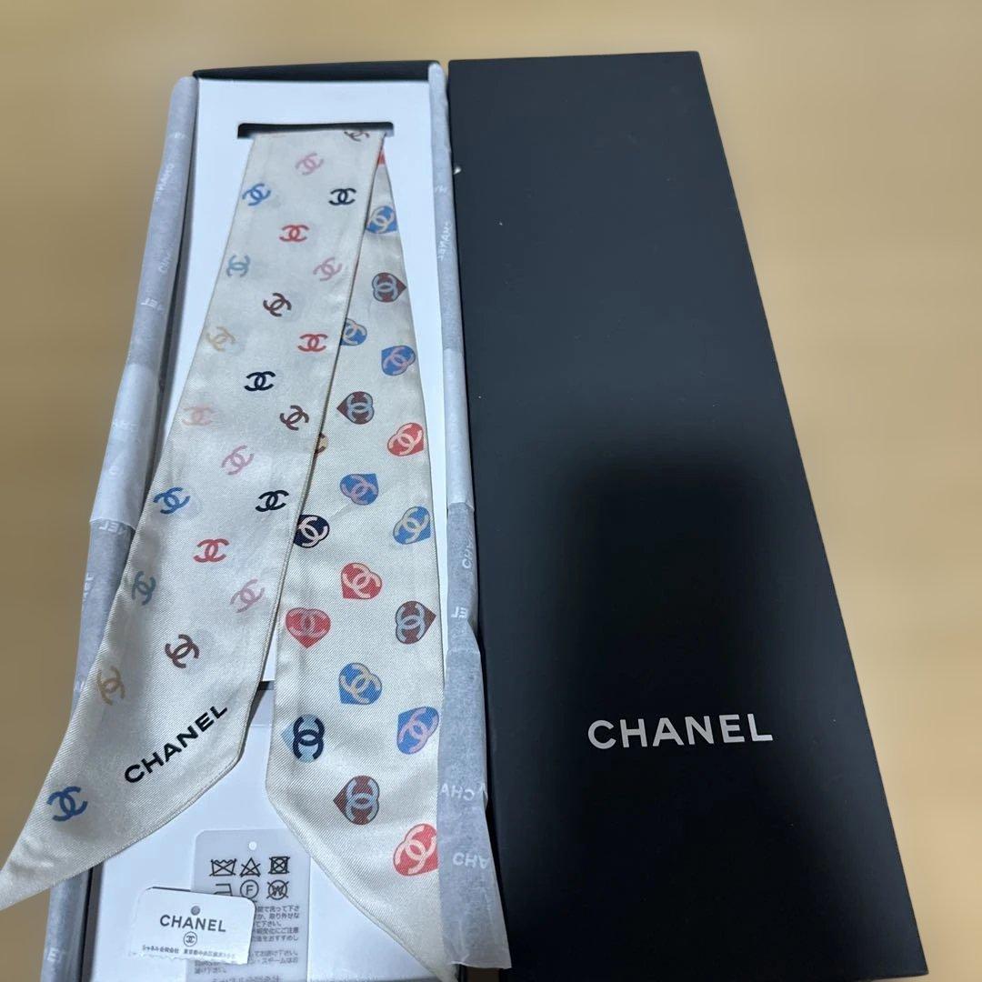 CHANEL シルク ヘアバンドスカーフ ハート