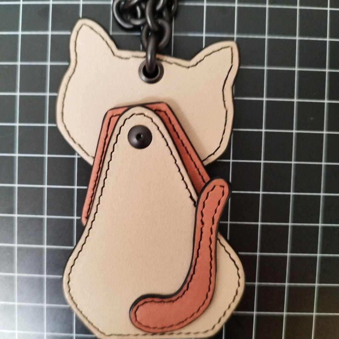 Bottega Veneta 猫型レザーキーホルダー