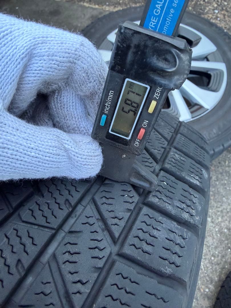 最終値引き送料込！50系プリウスPHV純正ホイール+スタッドレス4本セット