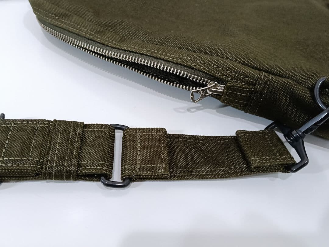 【極美品】PORTER ボディバッグ オリーブ