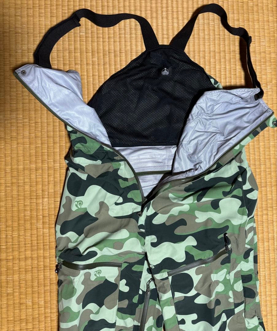 P.RHYTHM プリズムアウターウェア　　ヨウテイパンツ　Mサイズ