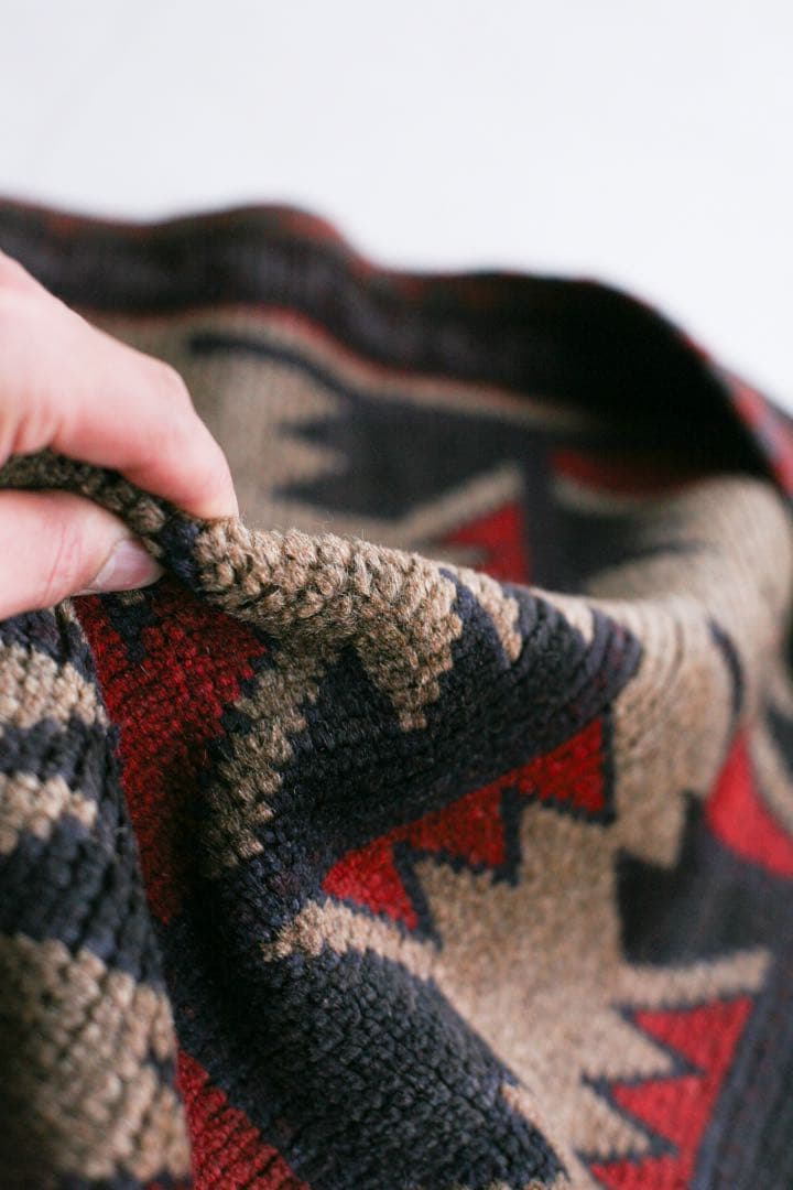 148cm×93cm バルーチ　トライバルラグ　ヴィンテージラグ　ポプラ　生成り