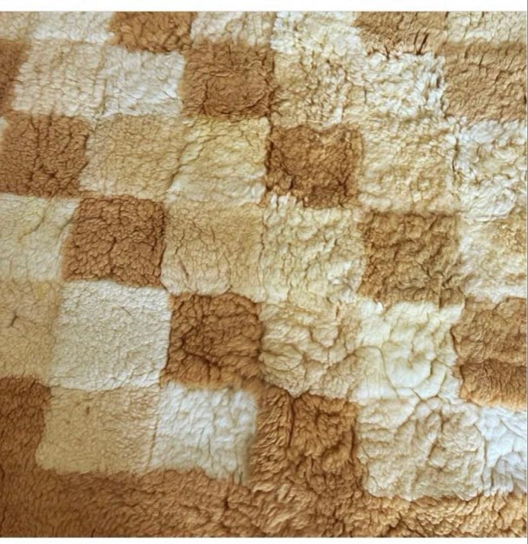 羊ムートンラグ　ゲルマニウム　スプリングラム　日本製　新品ムートンブラシ付き