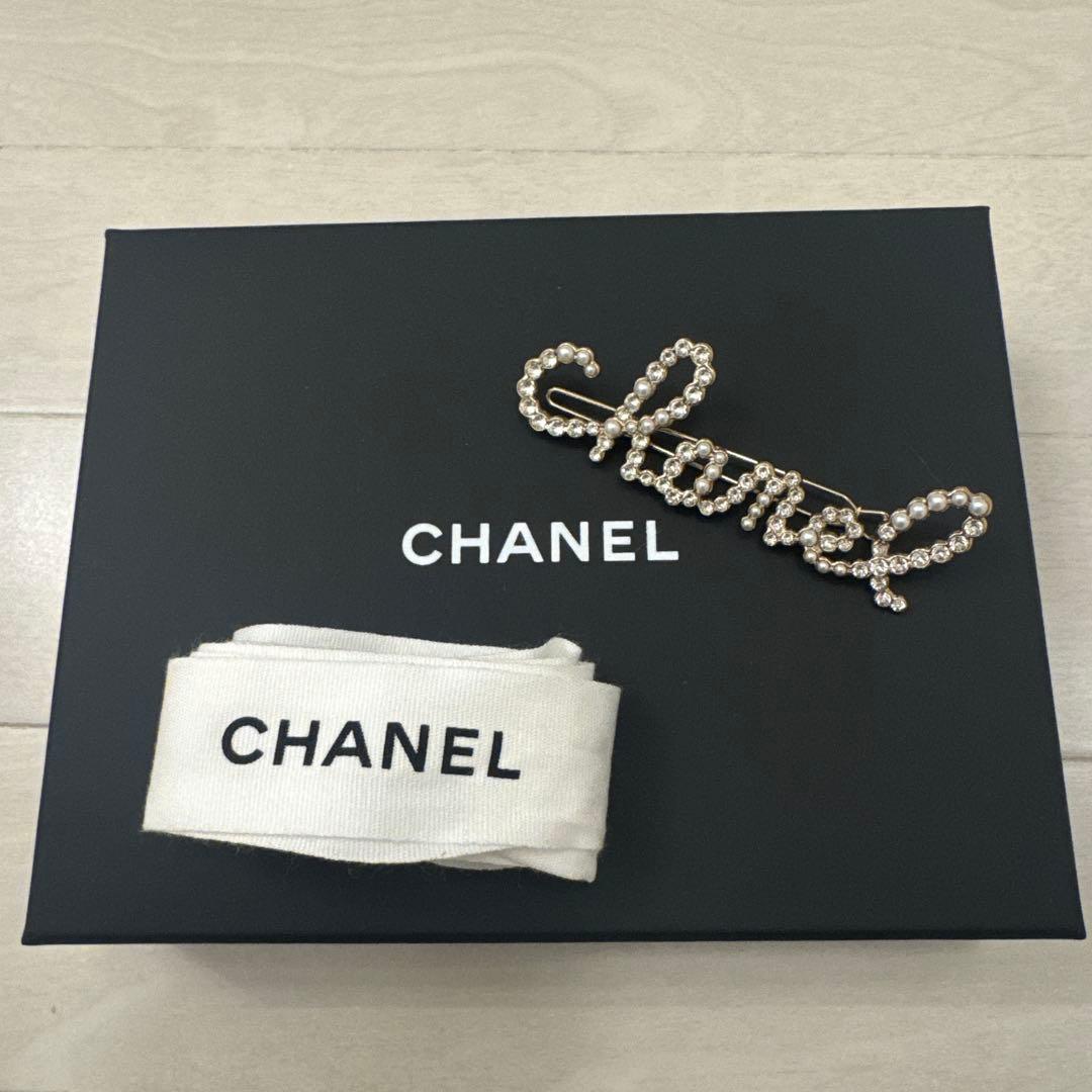 美品　 CHANEL ロゴ ヘアピン パール
