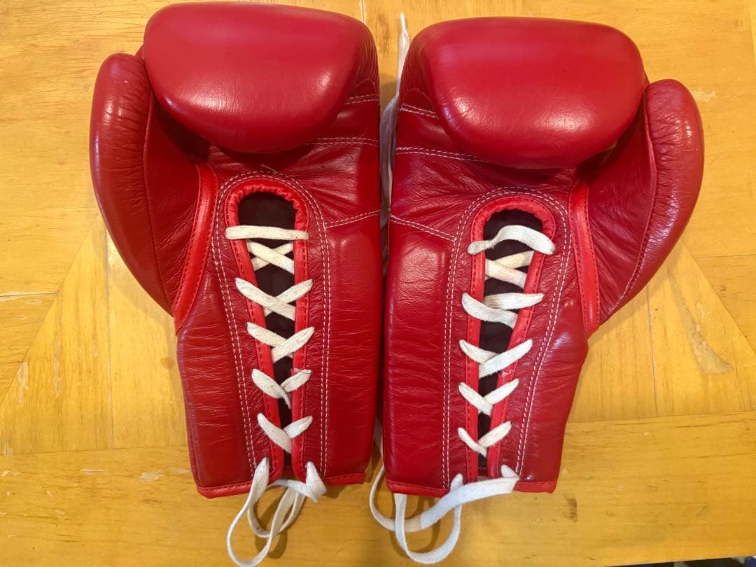 windy ウィンディ　ボクシンググローブ　レッド　紐式　10oz