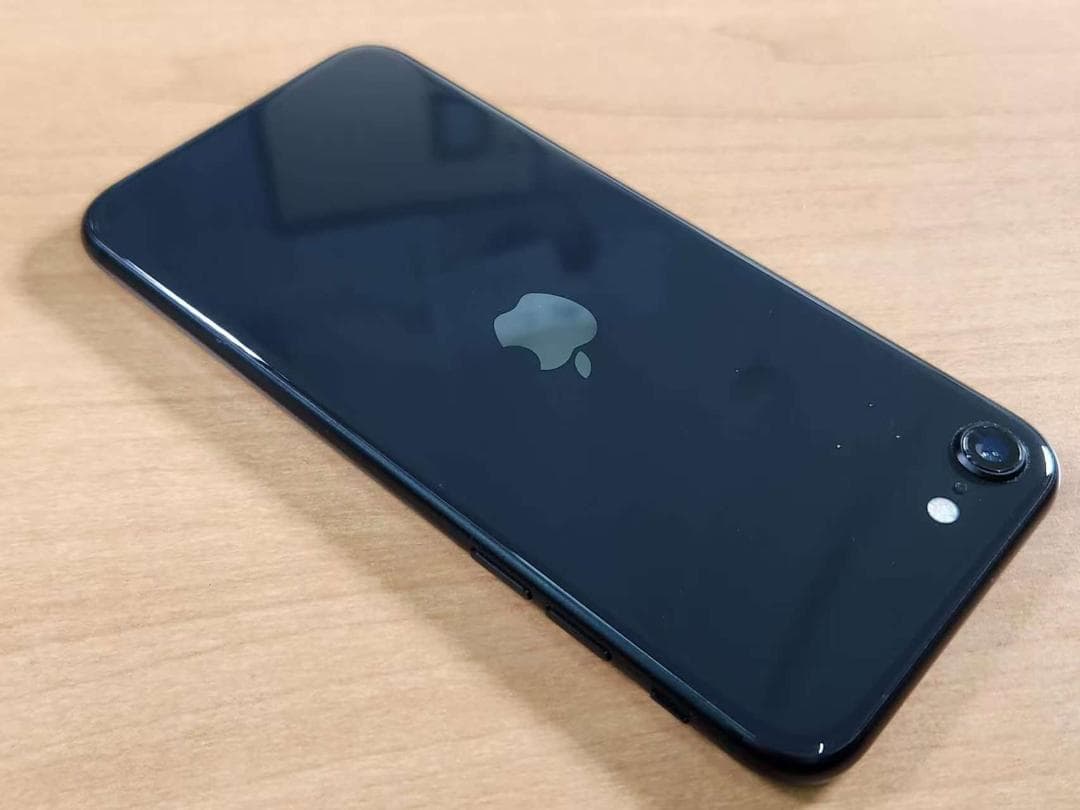 020500I iPhone SE第2世代 A2296 64GB 最大容量83%