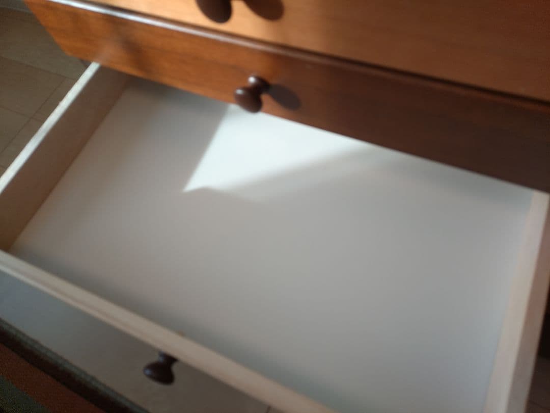 ニトリ　8段木目調ローチェスト（ダークブラウン）