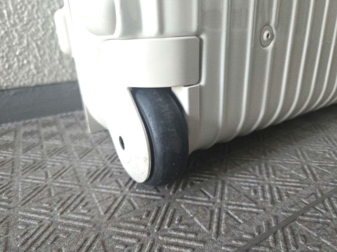 【美品】RIMOWA × United Arrows 別注 エクリュ [32L]