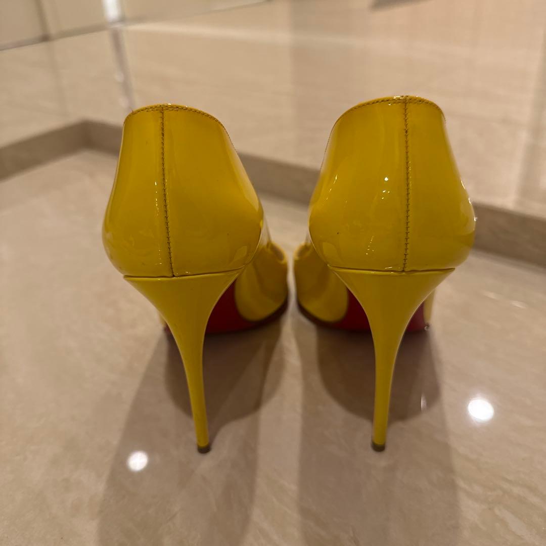 Christian Louboutin イエローハイヒール