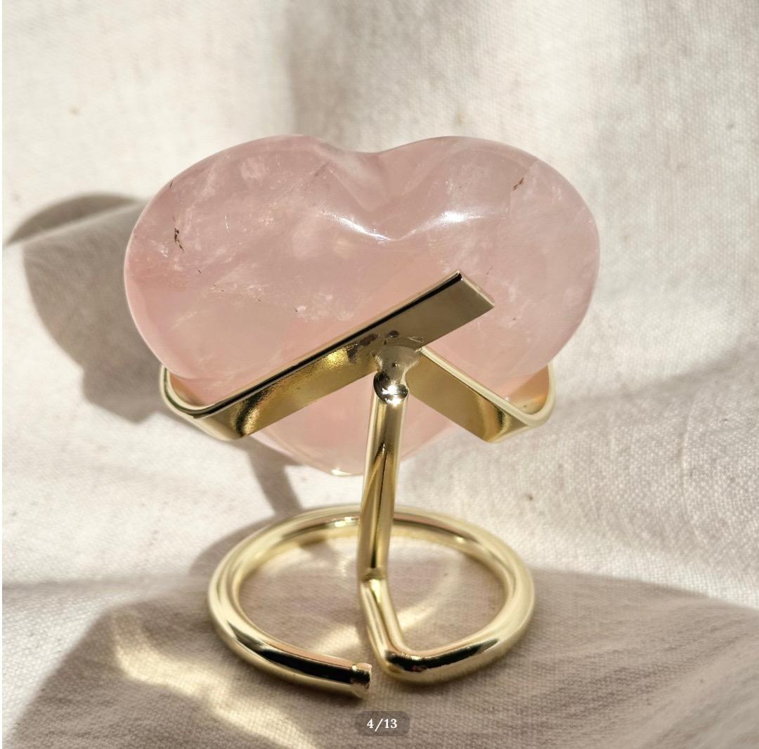 【ローズ クォーツ】　ハート シェイプ ③ スタンド付　ブラジル産