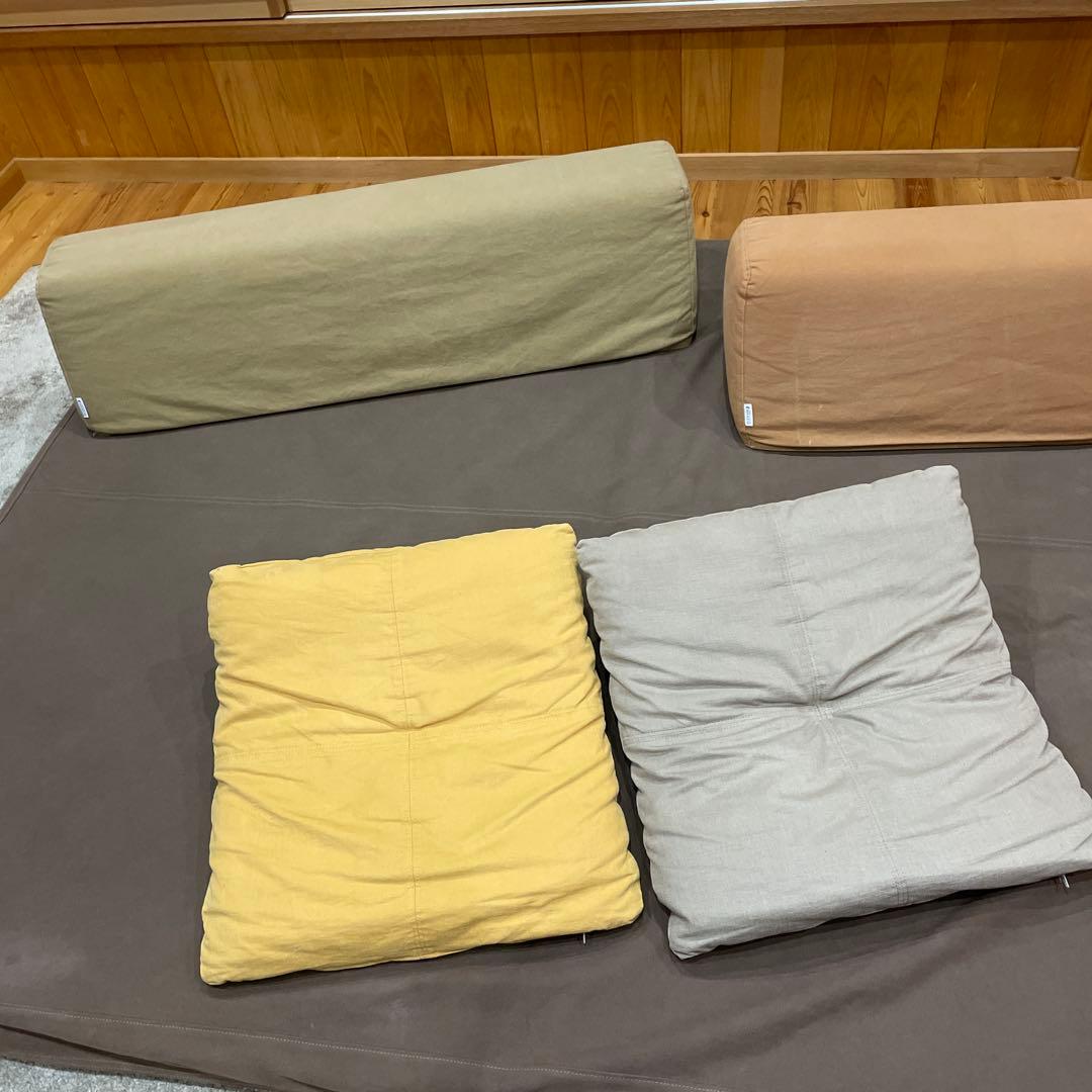 フライミー ⭐️FLO-FLO フロアマットとクッションセット301,000円