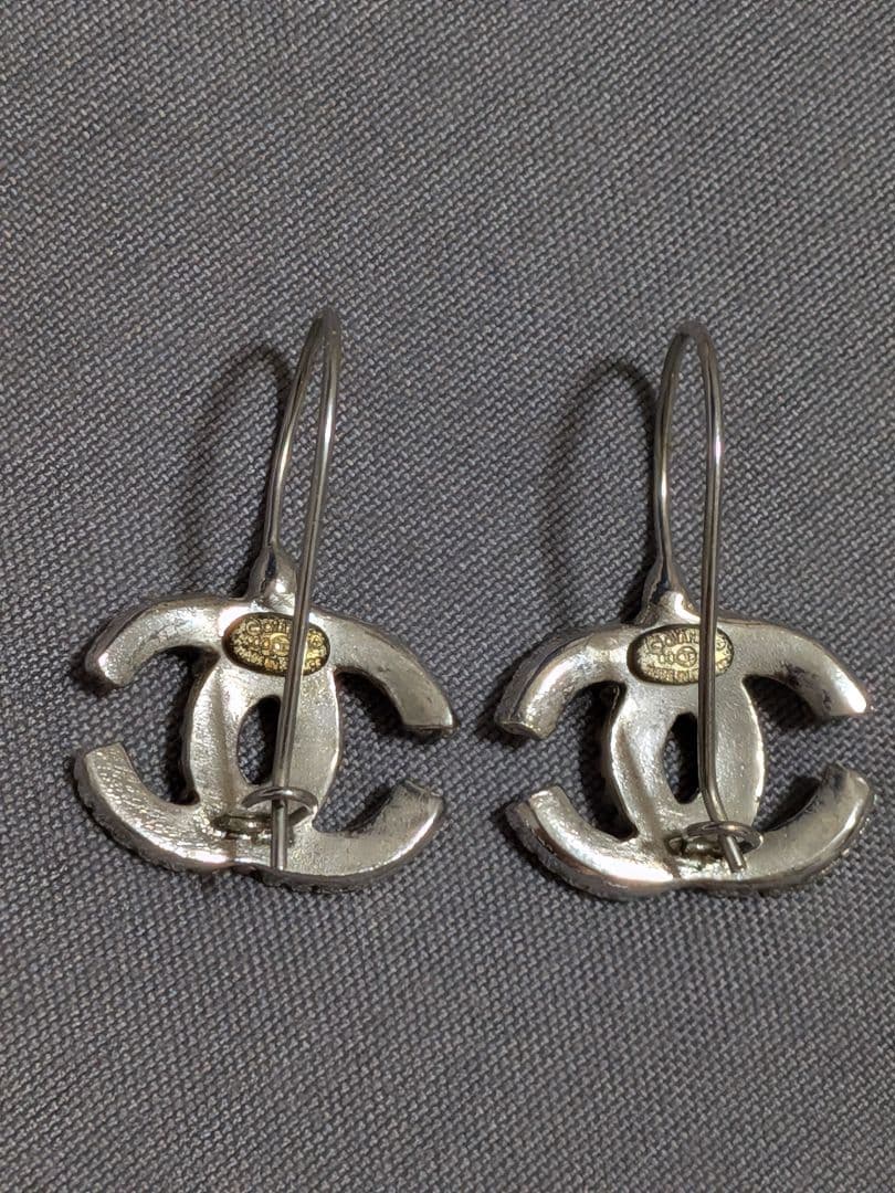 美品CHANELシルバー ロゴピアス