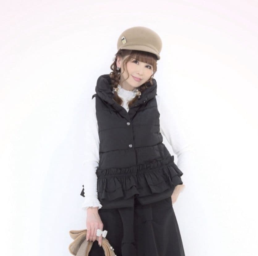 アンドラブ　＆LOVEクチュールふりる中わたベスト　ブラック3L