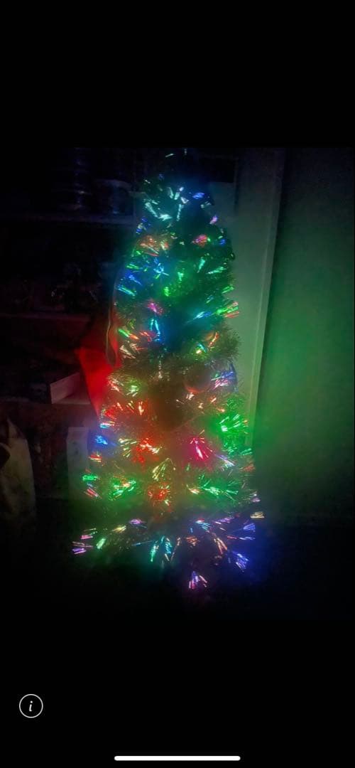 カラフルなクリスマスツリー