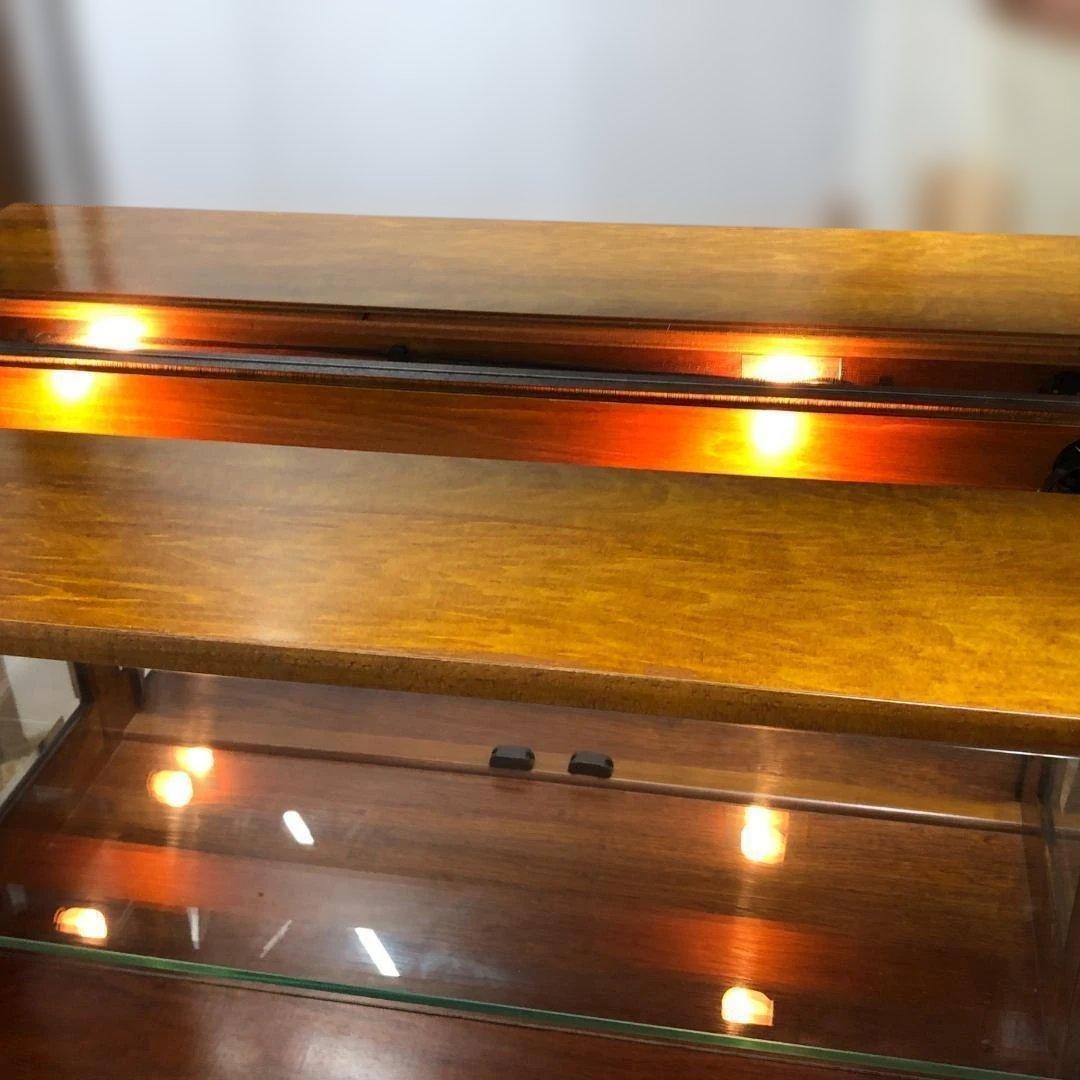 送料無料【希少3面ガラス採光】カリモク 飾り棚 コレクションボード 250709