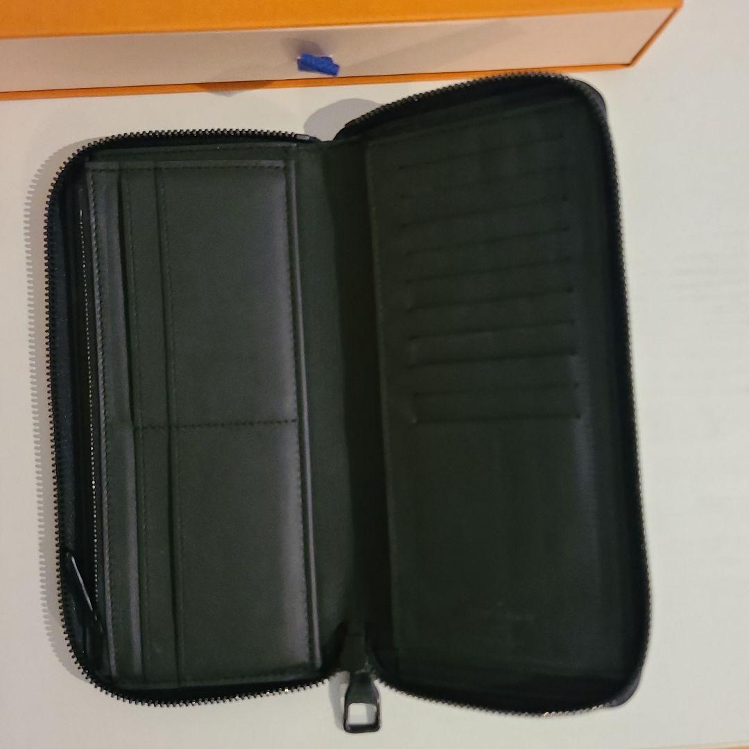 ヴィトン　ジッピーウォレット・ヴェルティカル　ブラック　長財布