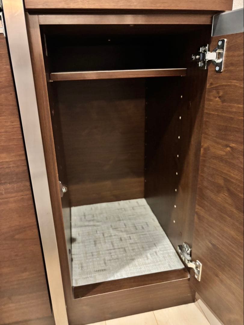 LIVING HOUSE（リビングハウス）食器棚