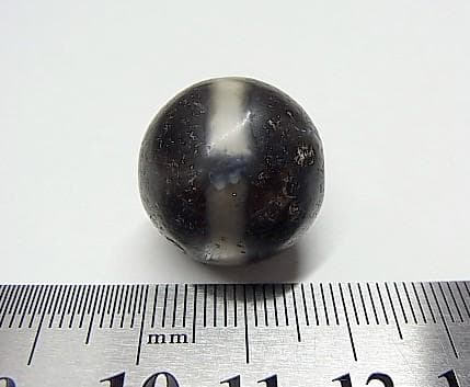 ★K2501★アンティーク　白帯　19ミリ　丸ビーズ　護符アミュレット　薬師玉