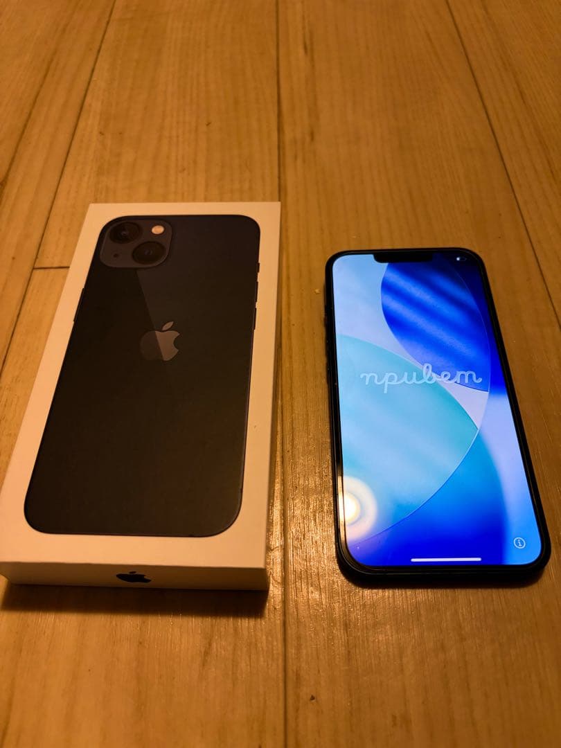 Apple iPhone 13 128GB ミッドナイト　バッテリー90%