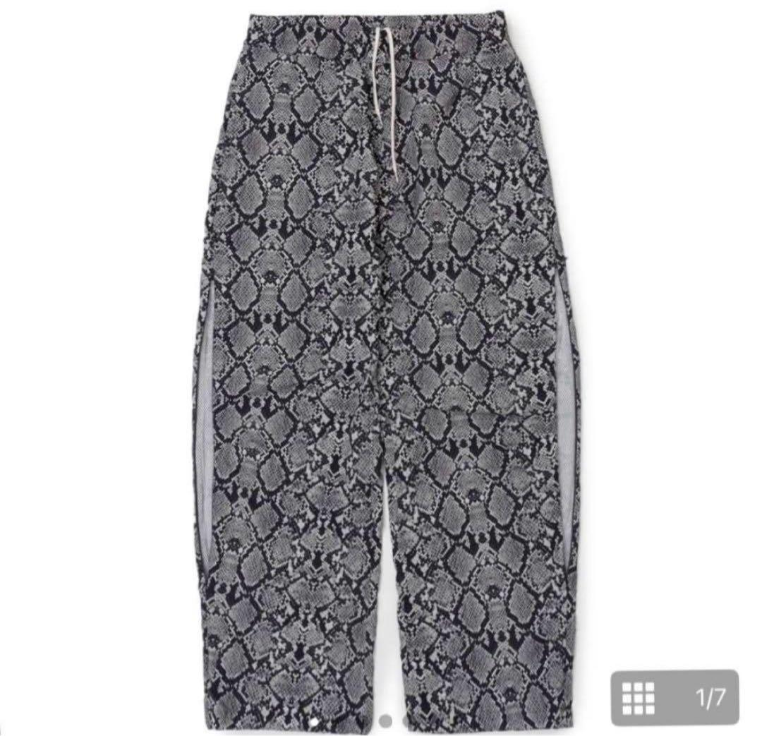 パンツ Snake Print Nylon Open Hem Pants