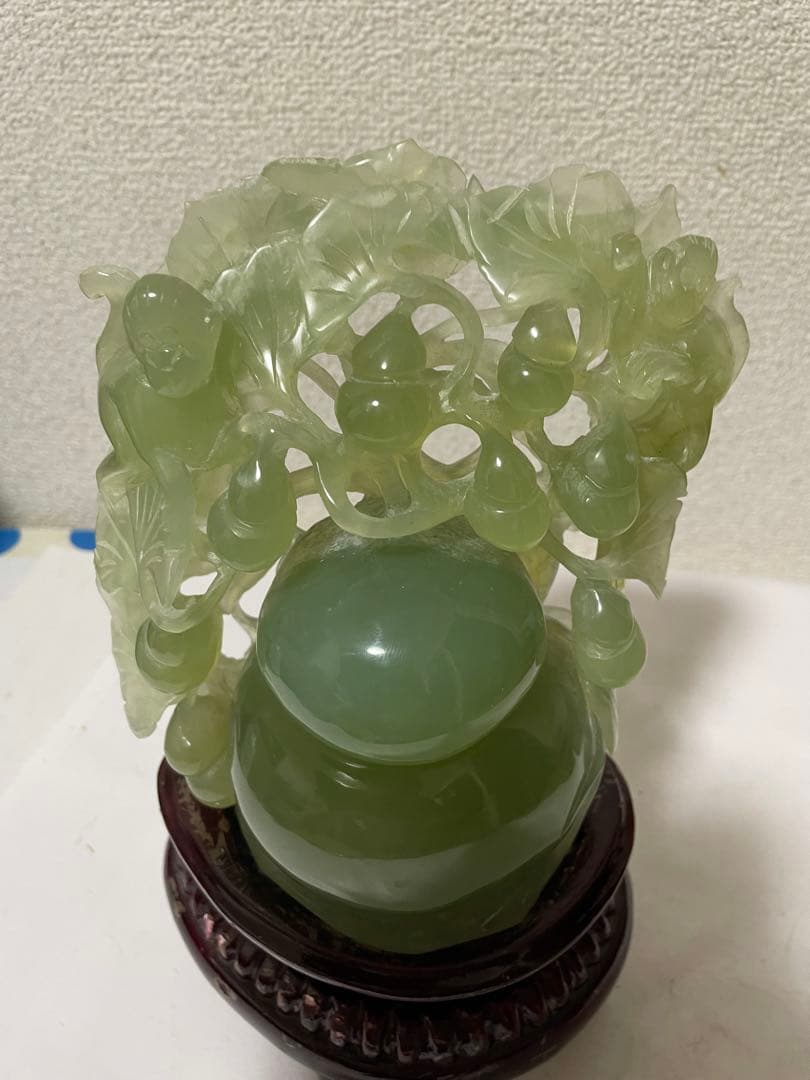 DCM 株式会社　天然石　綠石彫刻瓢箪　置物彫刻 木製台座付き