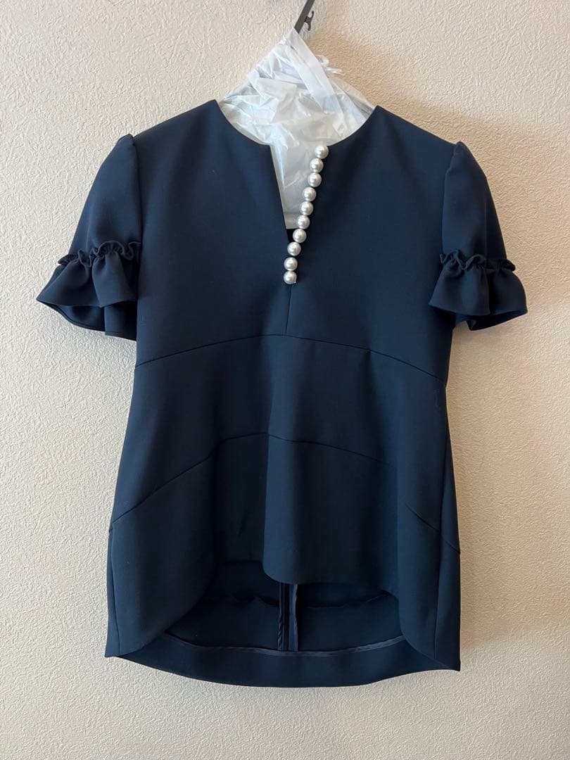 YOKOCHAN ギャザースリーブパールスリットラインブラウス　38