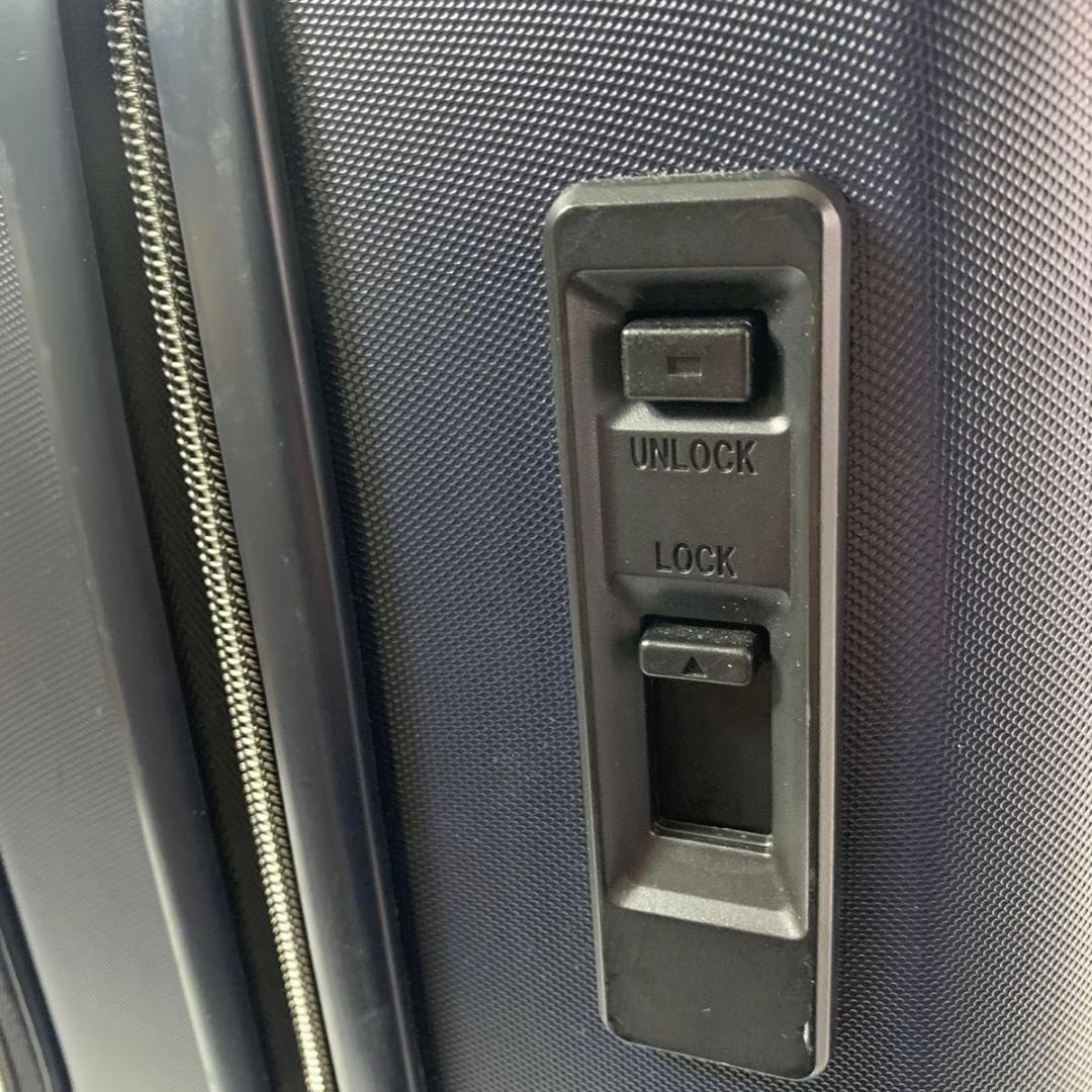 イノベーター スーツケース 33L innovator 機内持込可 中古 動作済