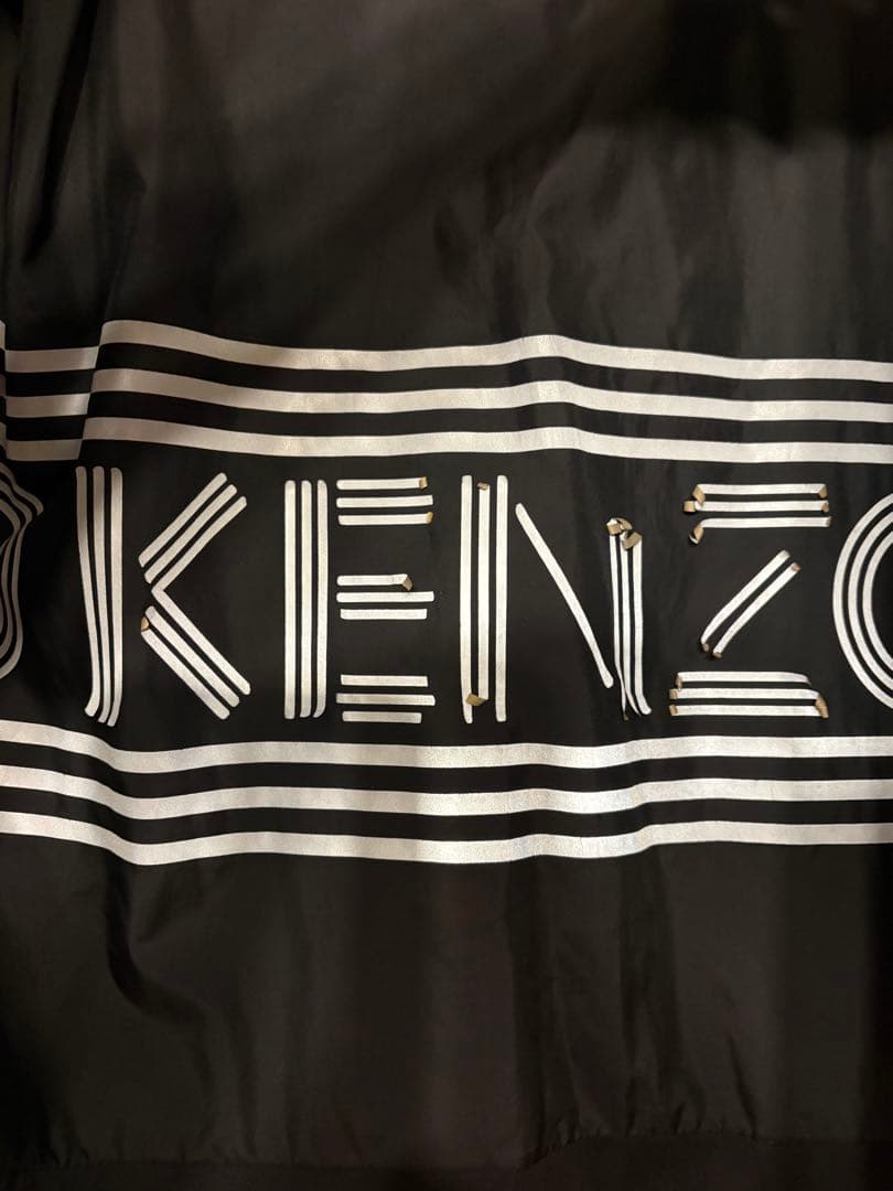 Kenzo ブラックダウンジャケット フード付き