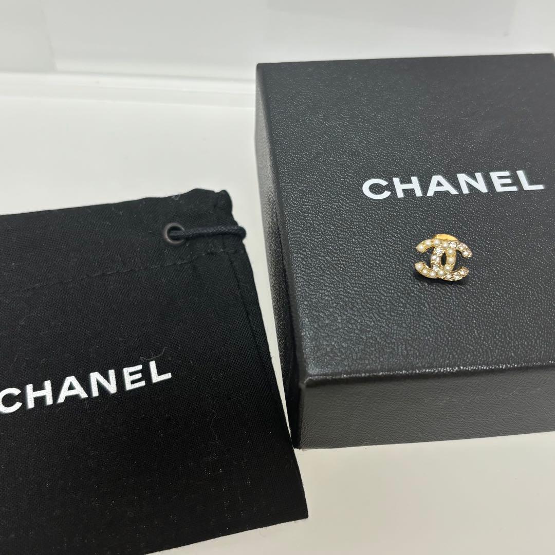 パール　ピアス　ゴールド　ピアス　ccロゴ