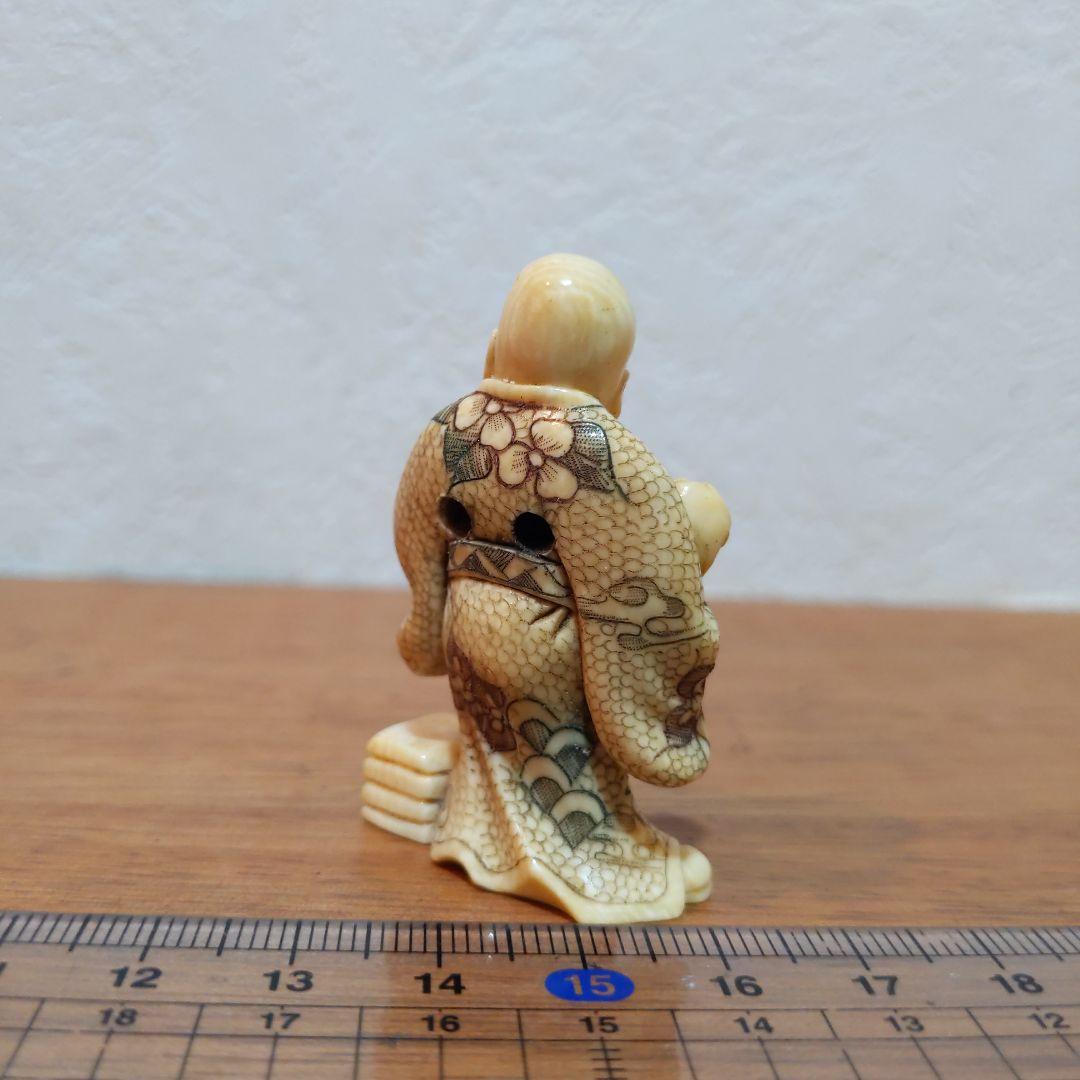 時代提物 彩色人物根付 天然素材 在銘【槌の子仙人】高さ約5.0cm 重さ16ｇ