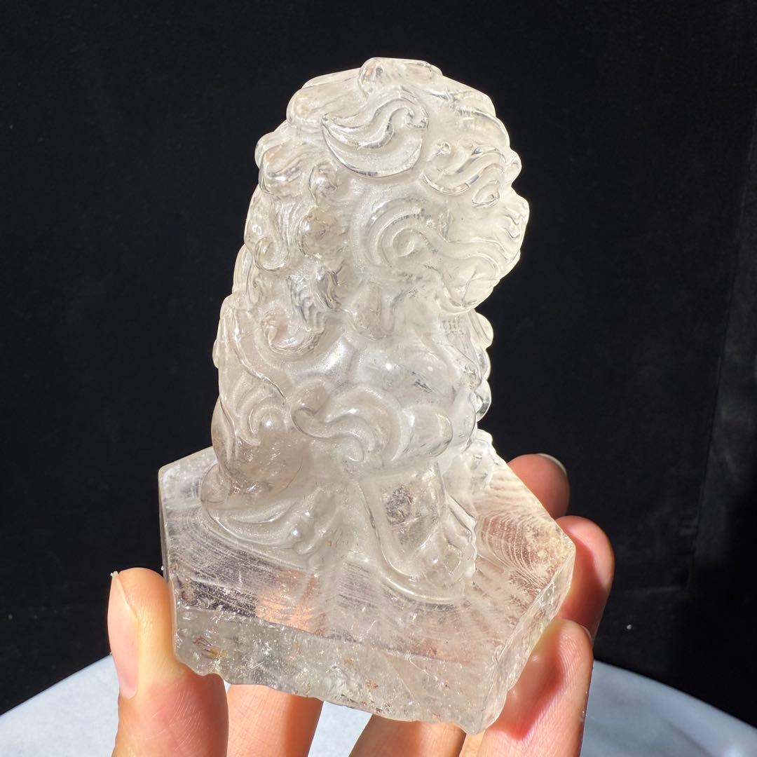 天然石水晶のライオン　置物　彫物NO.072004