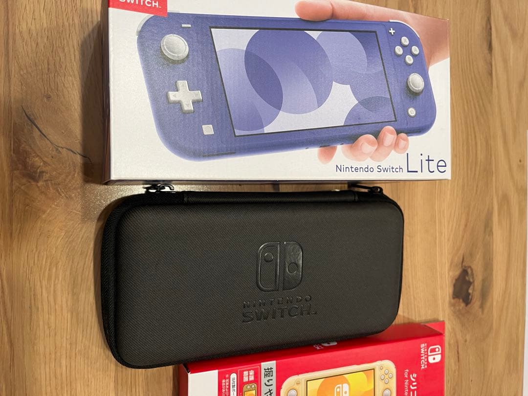 ニンテンドースイッチライト　スイッチライト　ブルー　シリコンカバー付き　ケース付
