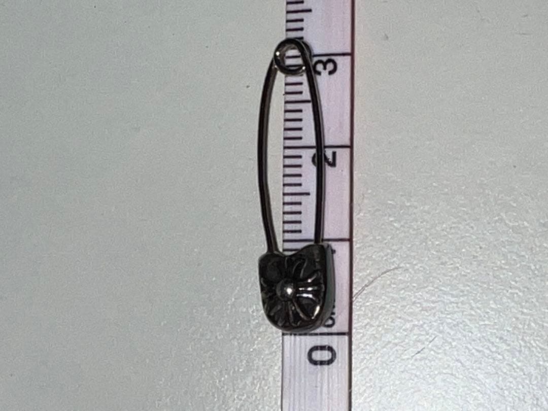 クロムハーツセーフティピン