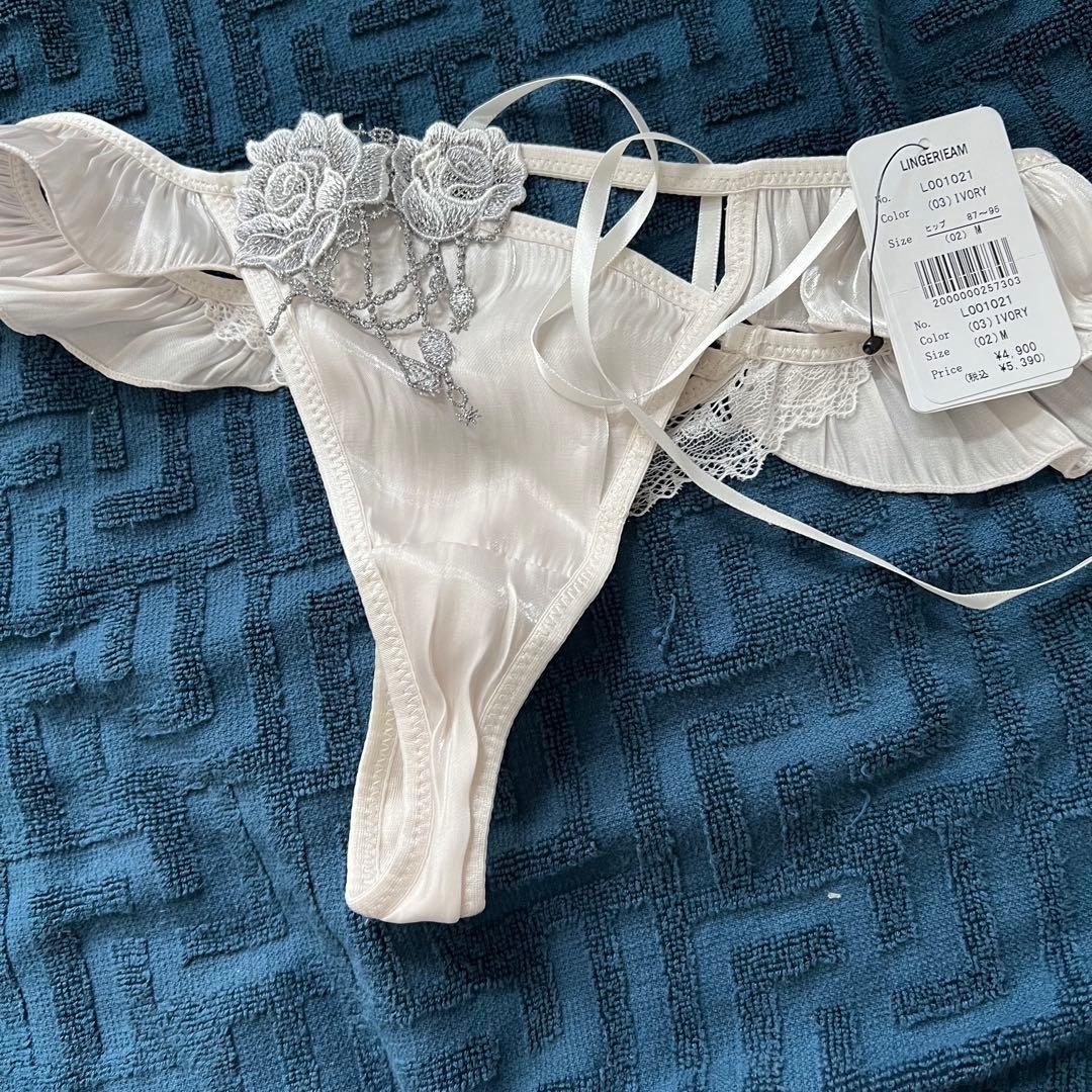 【新品タグ付き】LINGERIEAMブラ、ショーツ、ガーターベルト3点セット
