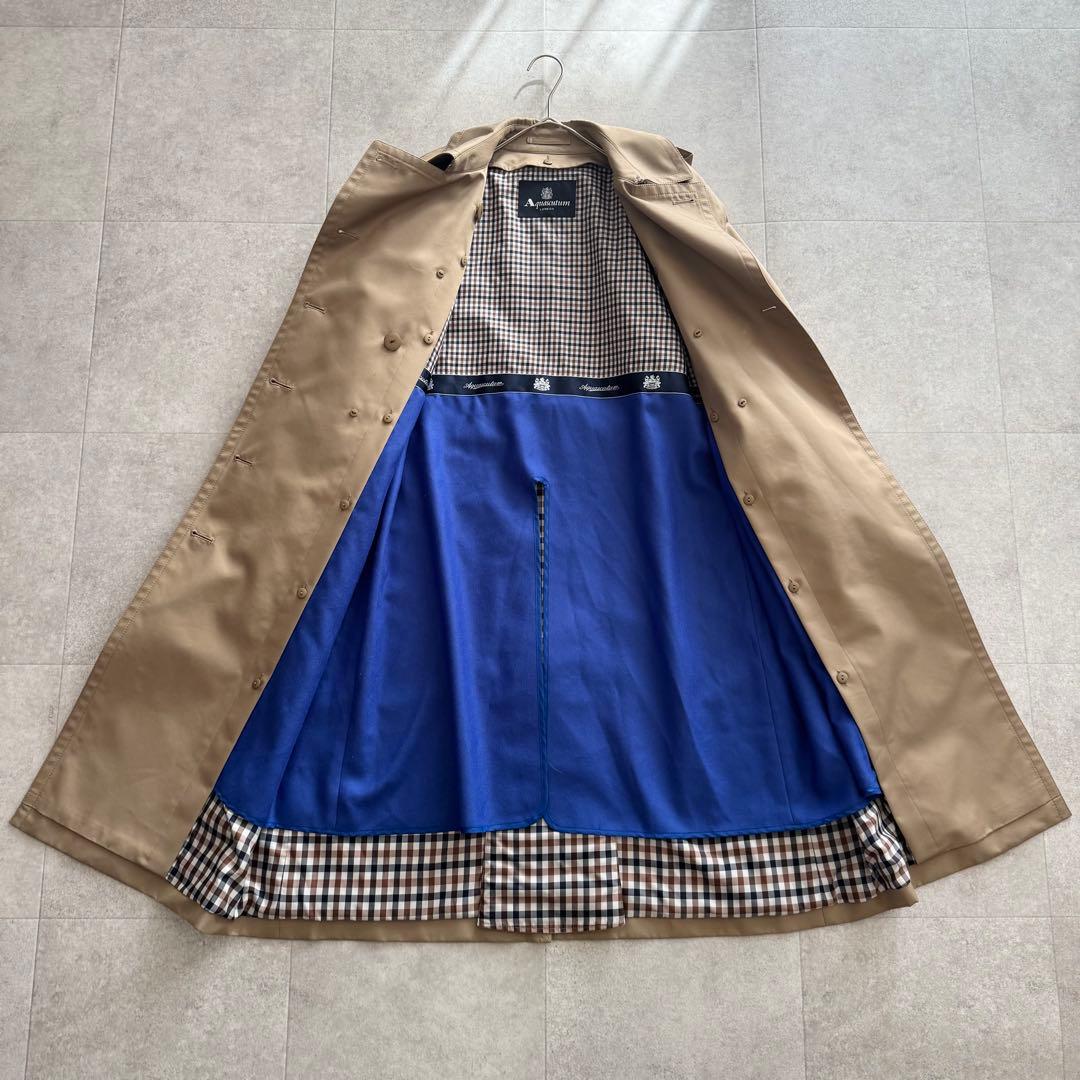 アクアスキュータム　トレンチコート　ロイヤルブルー　ベージュ　ダブル　ライナー