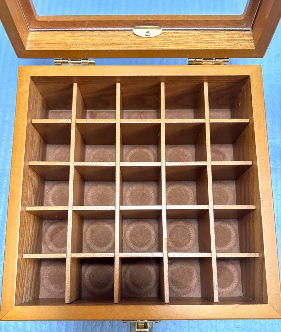 doTERRA 木製アクセサリーケース 25本入り＋開封済みオイル