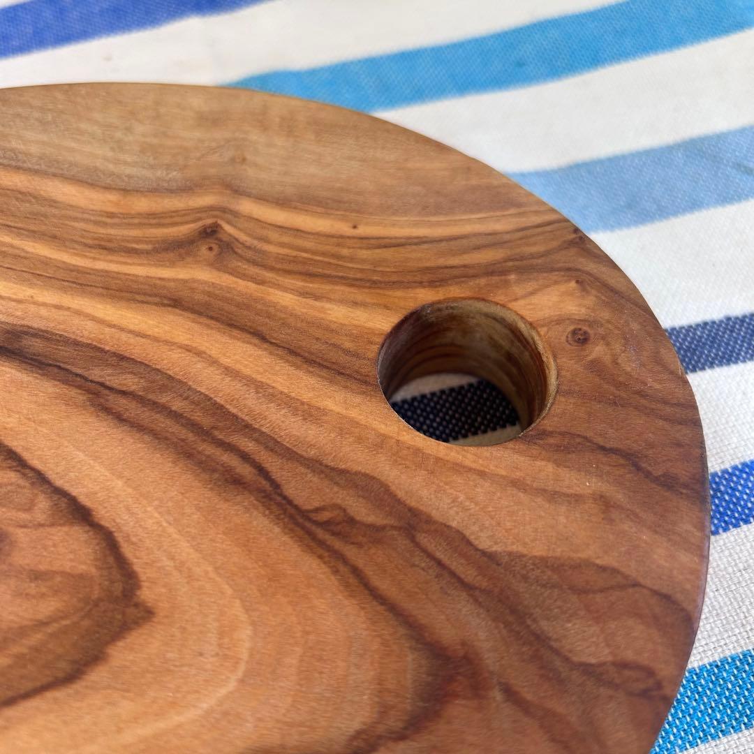 オリーブの木　フリーカット　しっかりと厚みのあるボード　約26cm