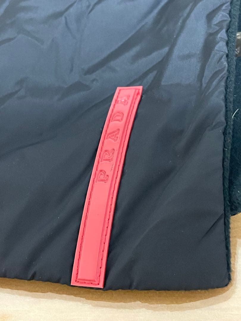 KO1842プラダ スポーツ マフラー ブラックナイロン×フリース 113×28