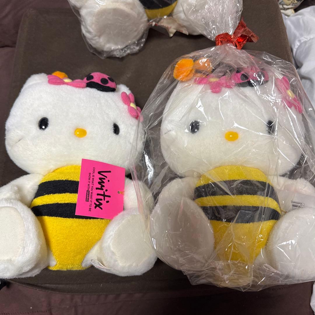 ハローキティ　ミツバチぬいぐるみ　セット