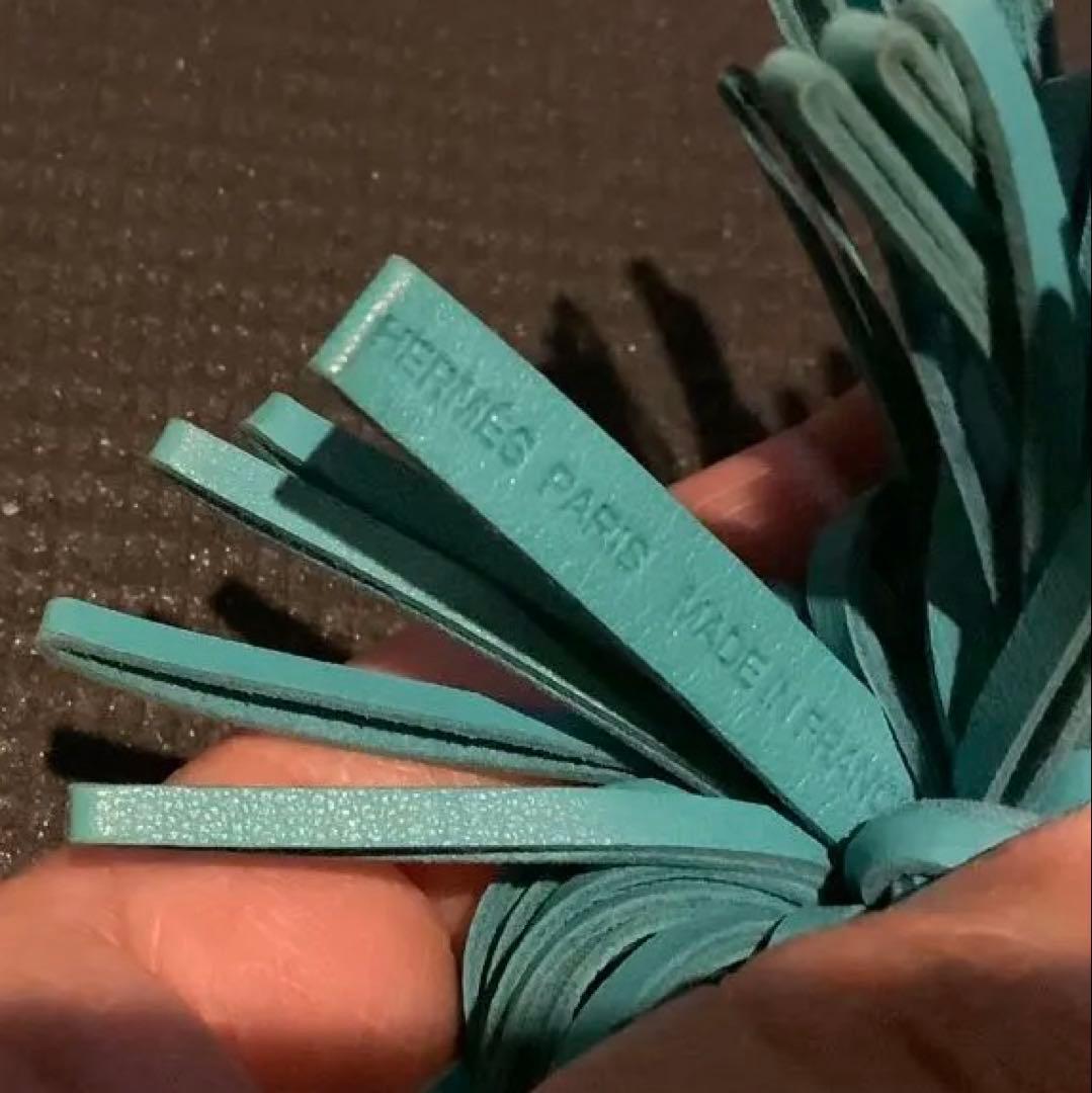 【刻印あり】　エルメス カルメン　レザー キーホルダー　ターコイズブルー