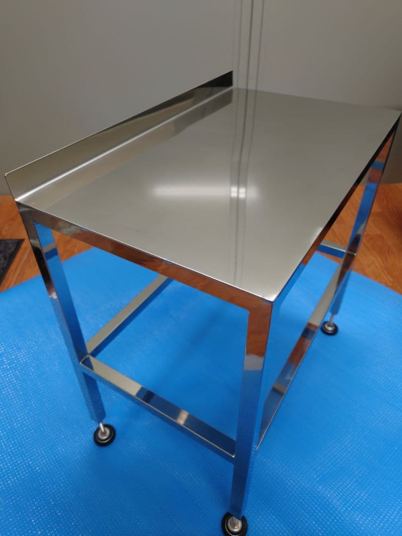 （新品未使用）　ステンレス製アジャスター付きテーブル　高さ調整機能