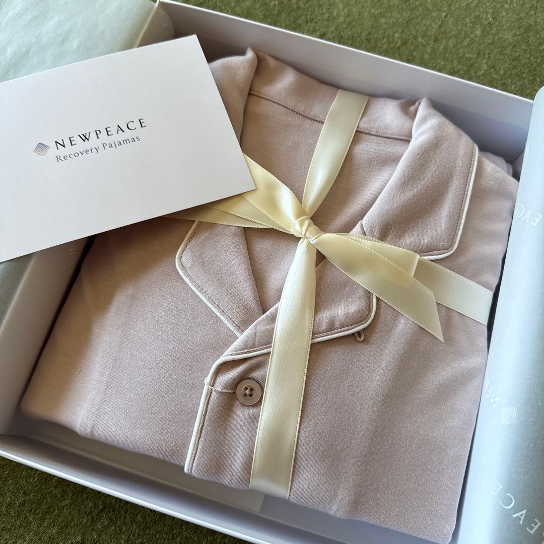 NEWPEACE リカバリーパジャマ　Sサイズ グレージュ　新品、未使用