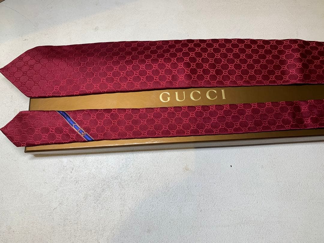 【新品未使用】GUCCI バーガンディ GGパターン ネクタイ　赤系
