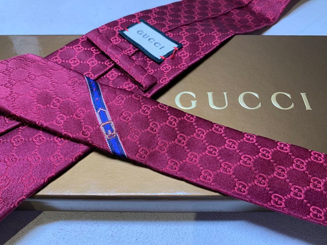 【新品未使用】GUCCI バーガンディ GGパターン ネクタイ　赤系